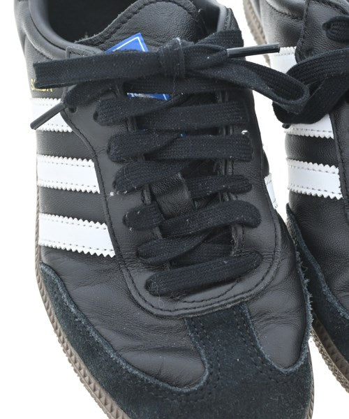 adidas รองเท้าผ้าใบ