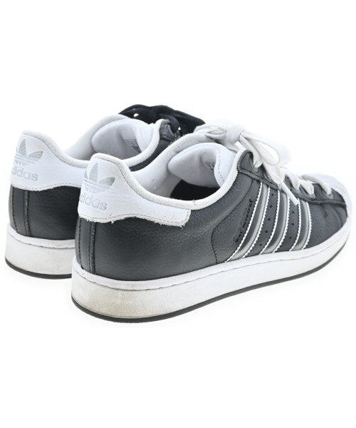 adidas รองเท้าผ้าใบ