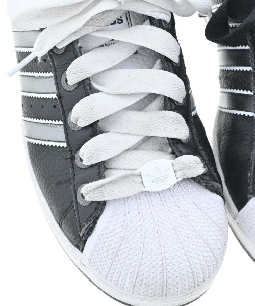 adidas รองเท้าผ้าใบ