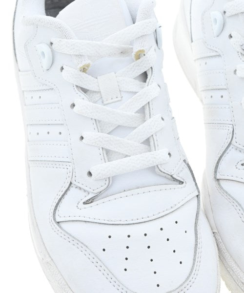 adidas รองเท้าผ้าใบ
