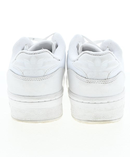 adidas รองเท้าผ้าใบ