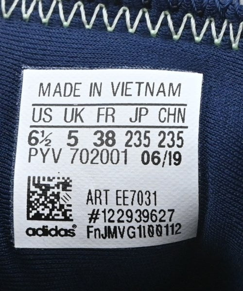 adidas รองเท้าผ้าใบ