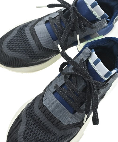 adidas รองเท้าผ้าใบ