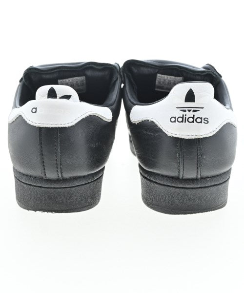 adidas รองเท้าผ้าใบ