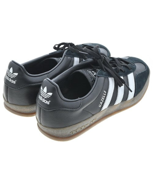 adidas รองเท้าผ้าใบ