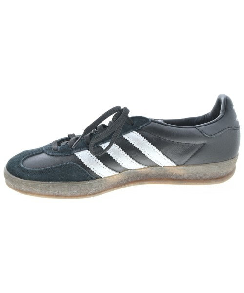 adidas รองเท้าผ้าใบ