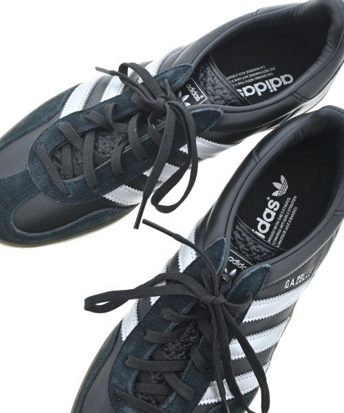adidas รองเท้าผ้าใบ