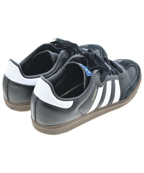 adidas รองเท้าผ้าใบ