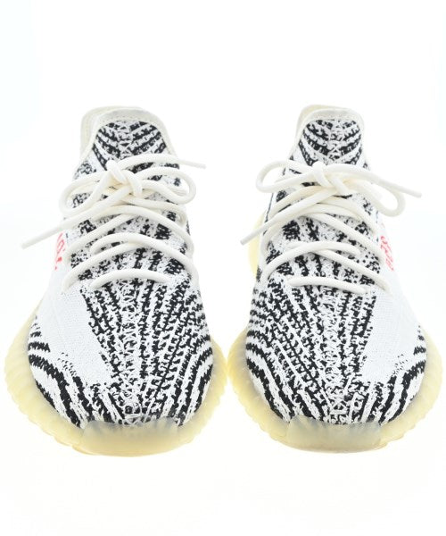 adidas รองเท้าผ้าใบ