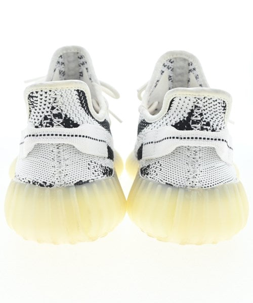 adidas รองเท้าผ้าใบ