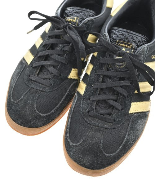 adidas รองเท้าผ้าใบ