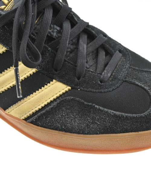 adidas รองเท้าผ้าใบ