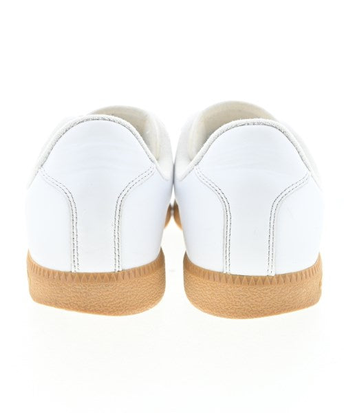 adidas รองเท้าผ้าใบ