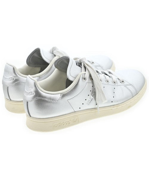 adidas รองเท้าผ้าใบ