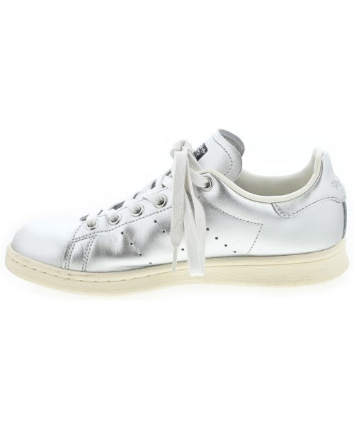 adidas รองเท้าผ้าใบ