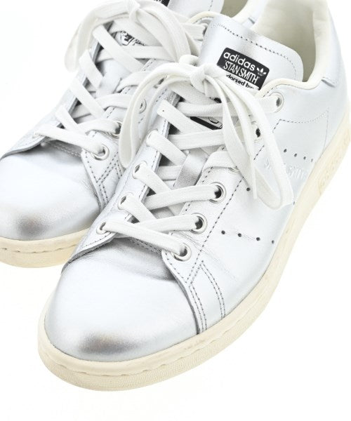 adidas รองเท้าผ้าใบ