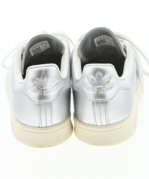 adidas รองเท้าผ้าใบ