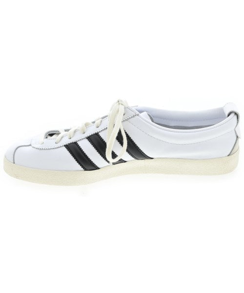 adidas รองเท้าผ้าใบ