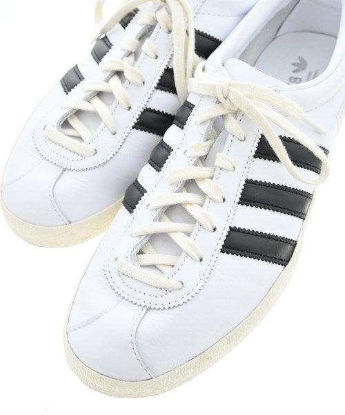 adidas รองเท้าผ้าใบ