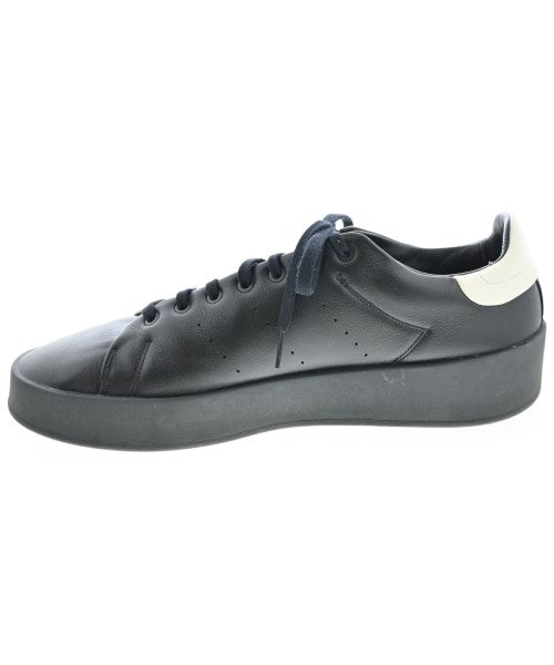 adidas รองเท้าผ้าใบ