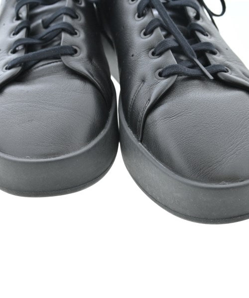 adidas รองเท้าผ้าใบ
