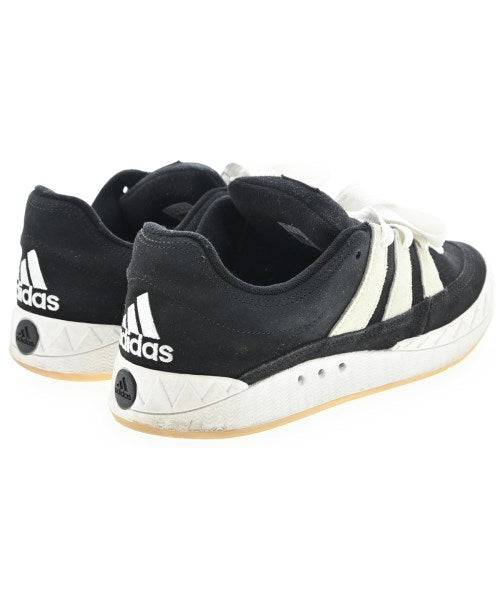 adidas รองเท้าผ้าใบ