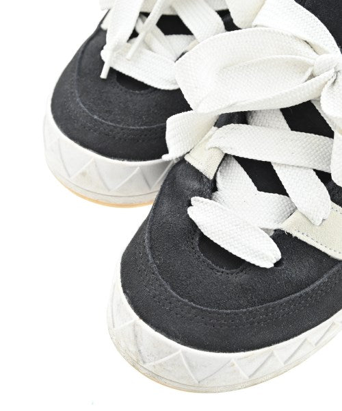 adidas รองเท้าผ้าใบ