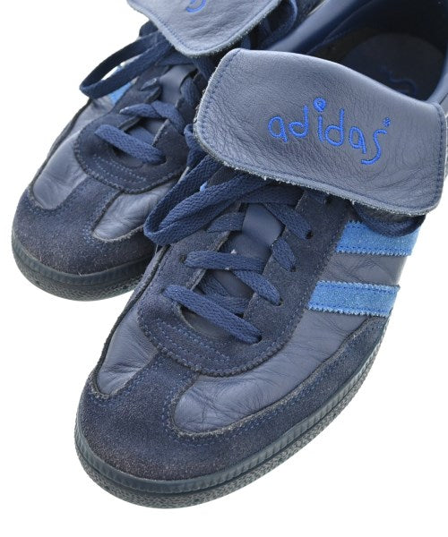 adidas รองเท้าผ้าใบ