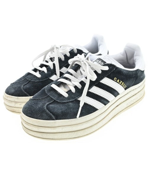 adidas รองเท้าผ้าใบ
