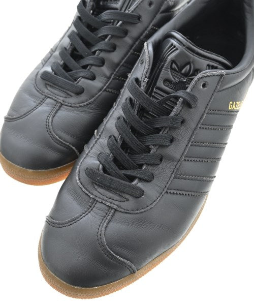 adidas รองเท้าผ้าใบ