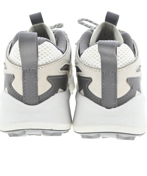 adidas รองเท้าผ้าใบ