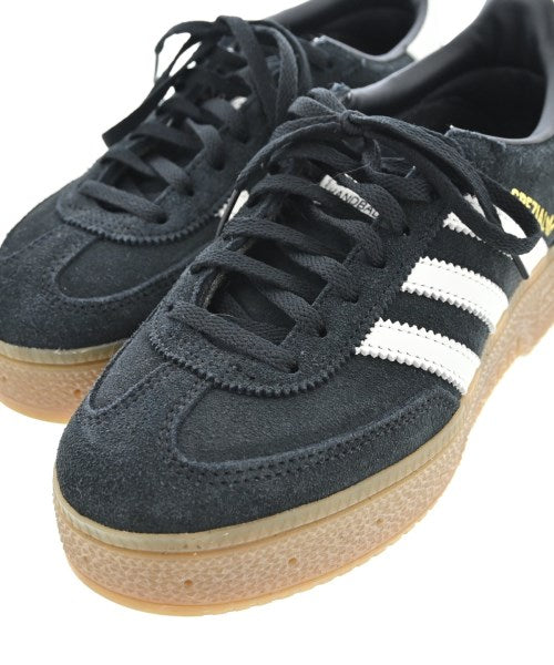 adidas รองเท้าผ้าใบ