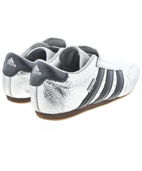 adidas รองเท้าผ้าใบ