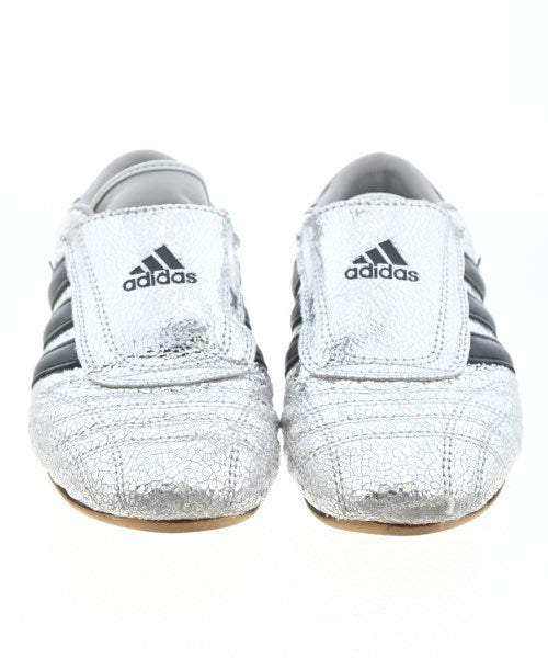 adidas รองเท้าผ้าใบ