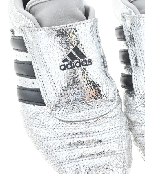 adidas รองเท้าผ้าใบ