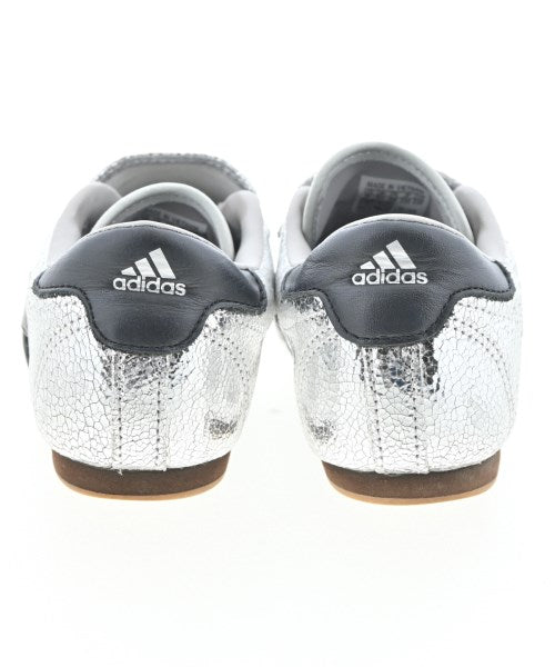 adidas รองเท้าผ้าใบ