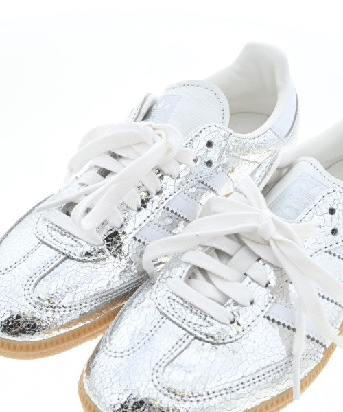 adidas รองเท้าผ้าใบ