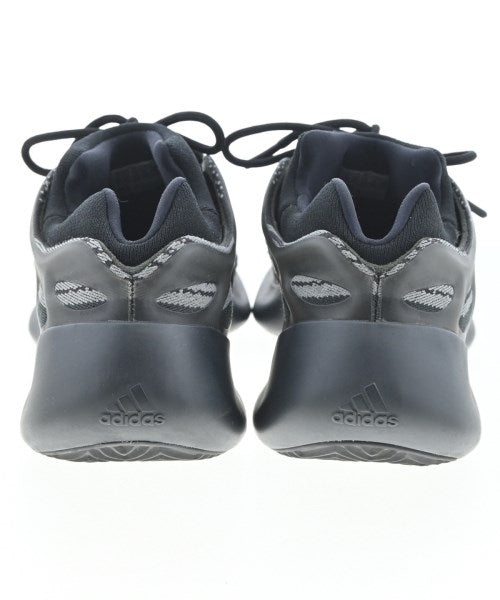 adidas รองเท้าผ้าใบ