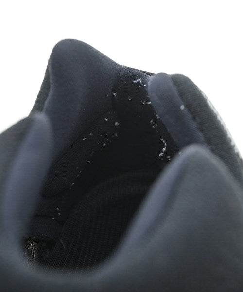 adidas รองเท้าผ้าใบ