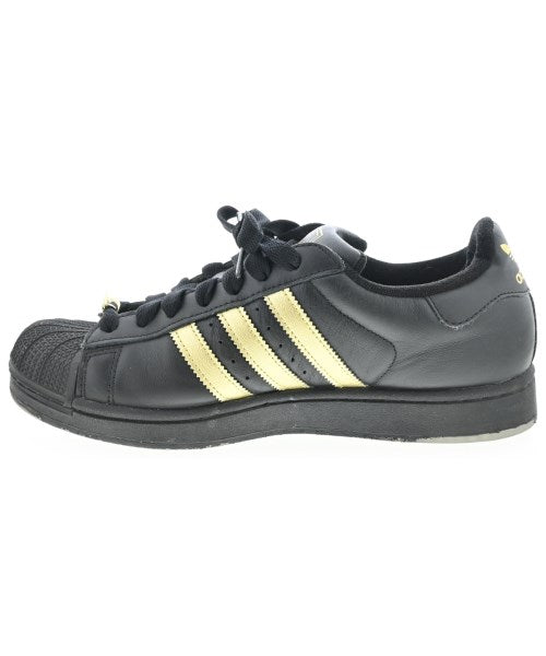 adidas รองเท้าผ้าใบ