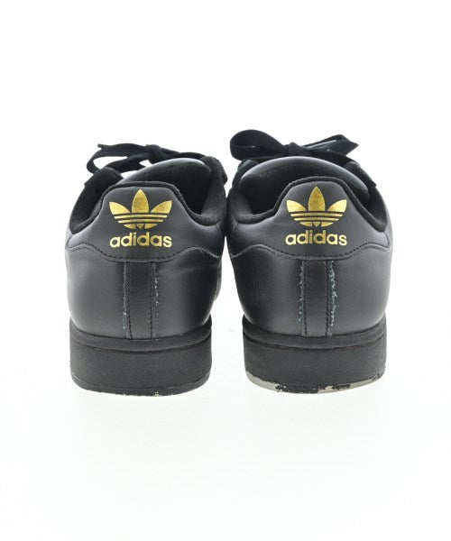 adidas รองเท้าผ้าใบ