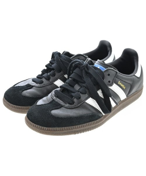 adidas รองเท้าผ้าใบ
