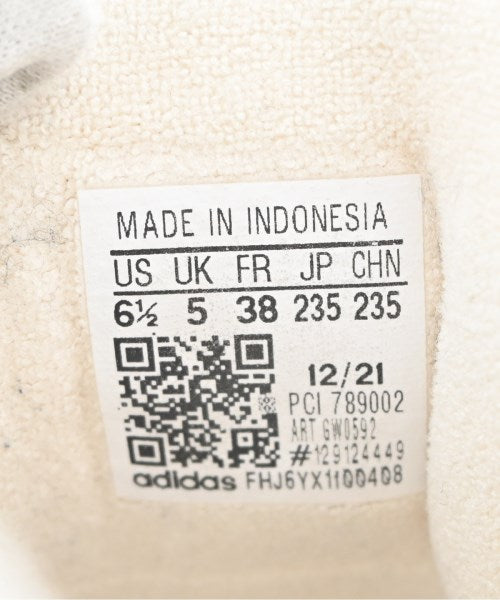 adidas รองเท้าผ้าใบ