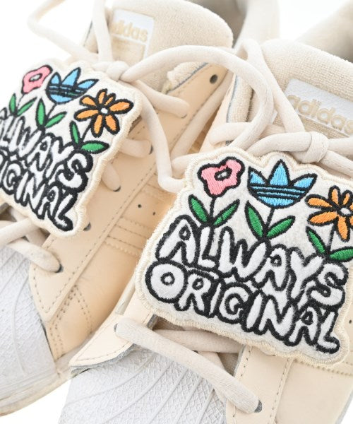 adidas รองเท้าผ้าใบ