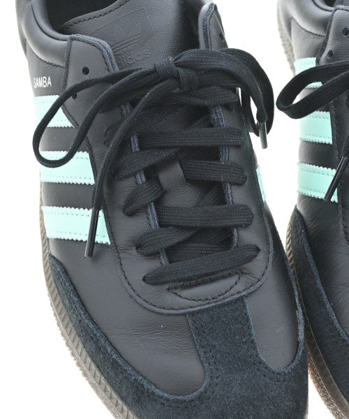 adidas รองเท้าผ้าใบ