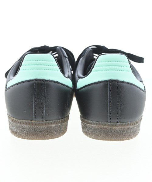 adidas รองเท้าผ้าใบ