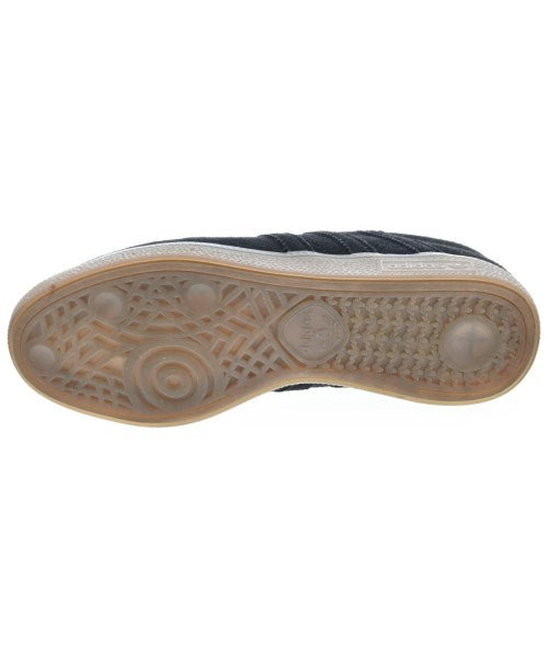 adidas รองเท้าผ้าใบ