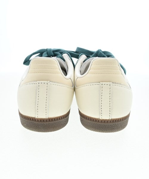 adidas รองเท้าผ้าใบ
