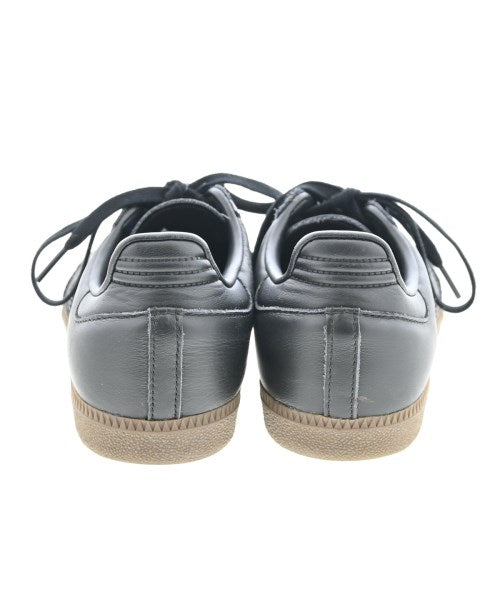 adidas รองเท้าผ้าใบ