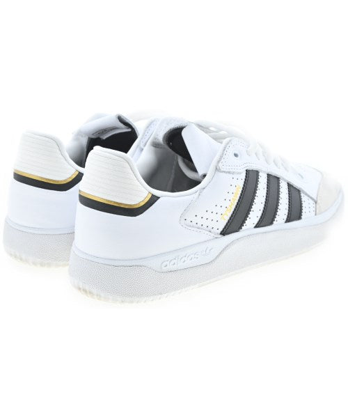 adidas รองเท้าผ้าใบ